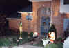M&PHouse-Xmas-07.jpg (124341 bytes)